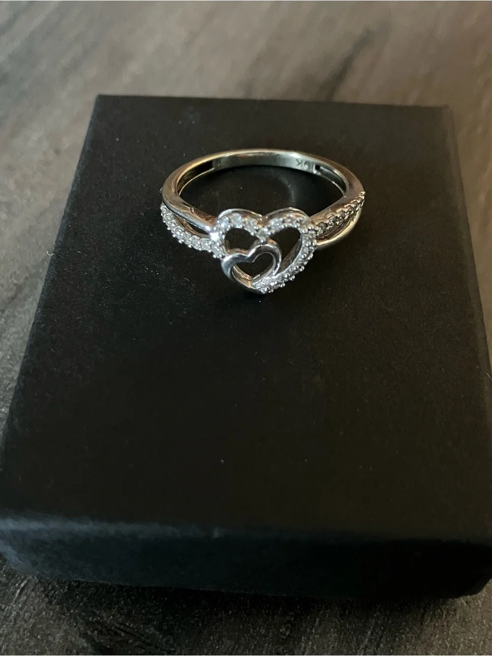 10K White Gold Heart Ring, Size 6.5 - Picture 12 of 12